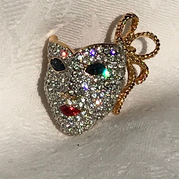 Vintage Crystal Mask Brooch - Picture 6 of 11